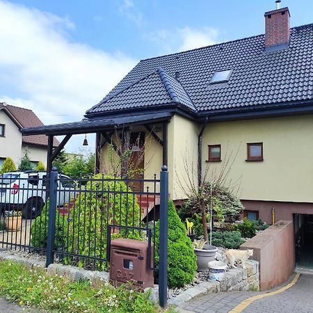 Przyjazny Domek Tarnowskie Góry Exteriör bild